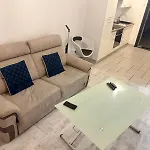 Appart'hotel61 D'ouverture Au Pied De Tous Commerces & Commodites Ainsi Que Marche Mercredi & Samedi *
