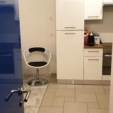 Appart'hotel61 D'ouverture Au Pied De Tous Commerces&commodités Ainsi Que Marché Mercredi&samedi * Flers (Orne)