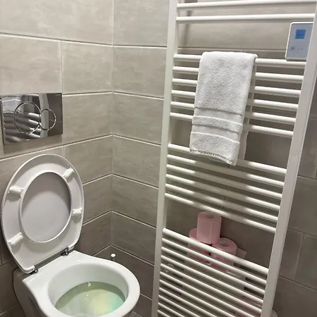 Appart'hotel61 D'ouverture Au Pied De Tous Commerces&commodités Ainsi Que Marché Mercredi&samedi