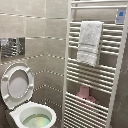 Appartamento Appart'hotel61 D'ouverture Au Pied De Tous Commerces&commodités Ainsi Que Marché Mercredi&samedi Flers (Orne)