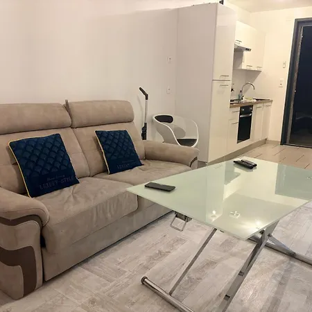 Appart'hotel61 D'ouverture Au Pied De Tous Commerces&commodités Ainsi Que Marché Mercredi&samedi