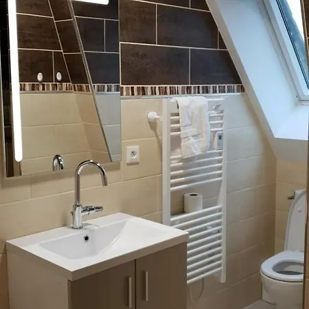 Appart'hotel61 D'ouverture Au Pied De Tous Commerces&commodités Ainsi Que Marché Mercredi&samedi