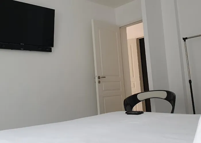 Appart'hotel61 D'ouverture Au Pied De Tous Commerces & Commodites Ainsi Que Marche Mercredi & Samedi פלר