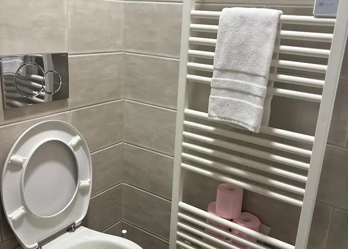 דירה Appart'hotel61 D'ouverture Au Pied De Tous Commerces & Commodites Ainsi Que Marche Mercredi & Samedi פלר