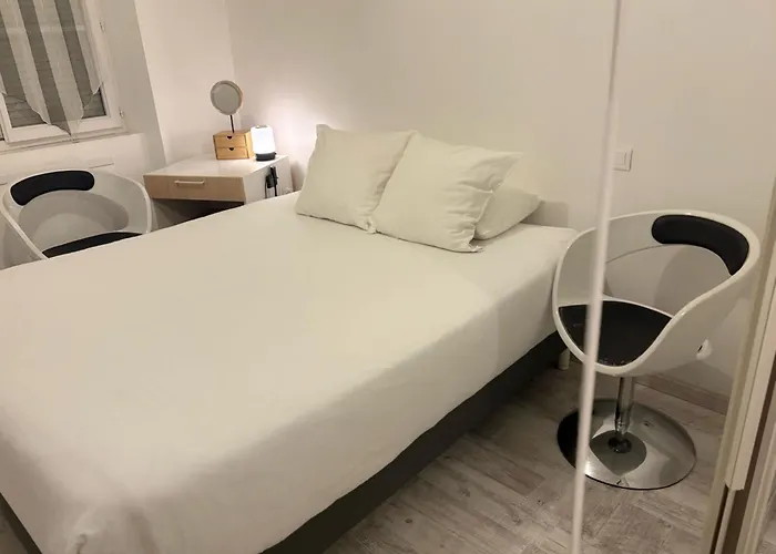 Appart'hotel61 D'ouverture Au Pied De Tous Commerces & Commodites Ainsi Que Marche Mercredi & Samedi פלר