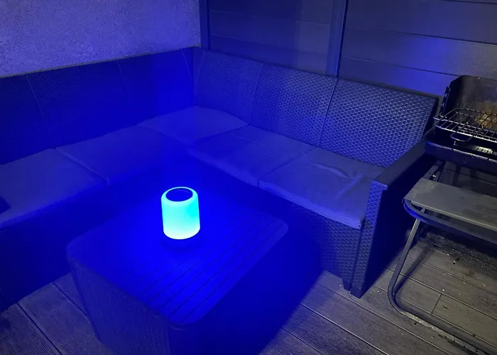 Appart'hotel61 D'ouverture Au Pied De Tous Commerces & Commodites Ainsi Que Marche Mercredi & Samedi דירה *