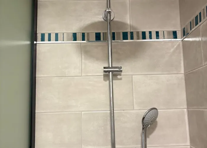 Appart'hotel61 D'ouverture Au Pied De Tous Commerces & Commodites Ainsi Que Marche Mercredi & Samedi