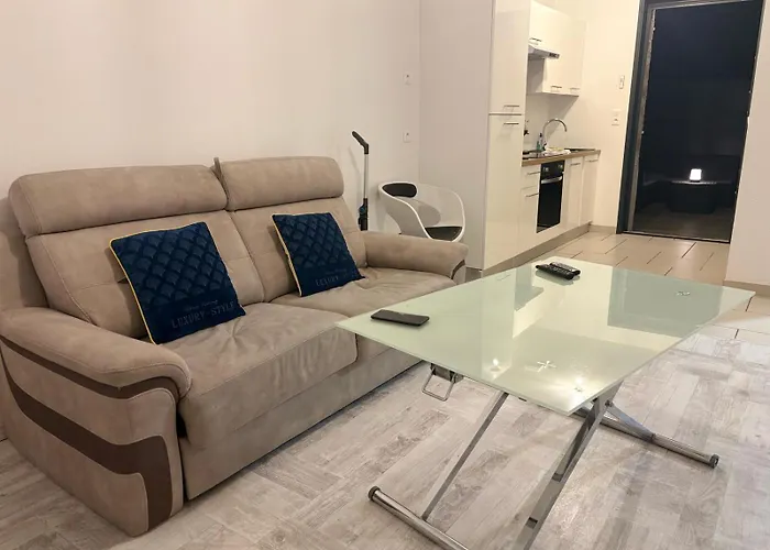 דירה Appart'hotel61 D'ouverture Au Pied De Tous Commerces & Commodites Ainsi Que Marche Mercredi & Samedi *